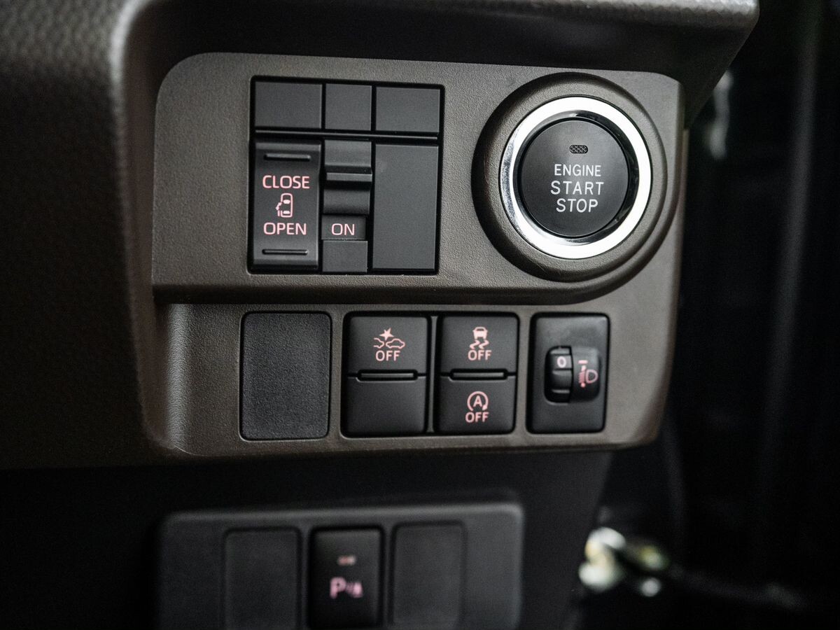 Toyota Roomy 2022 - фото автомобиля