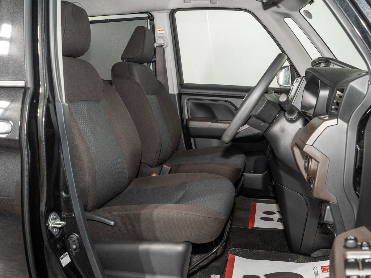 Toyota Roomy 2022 - фото автомобиля