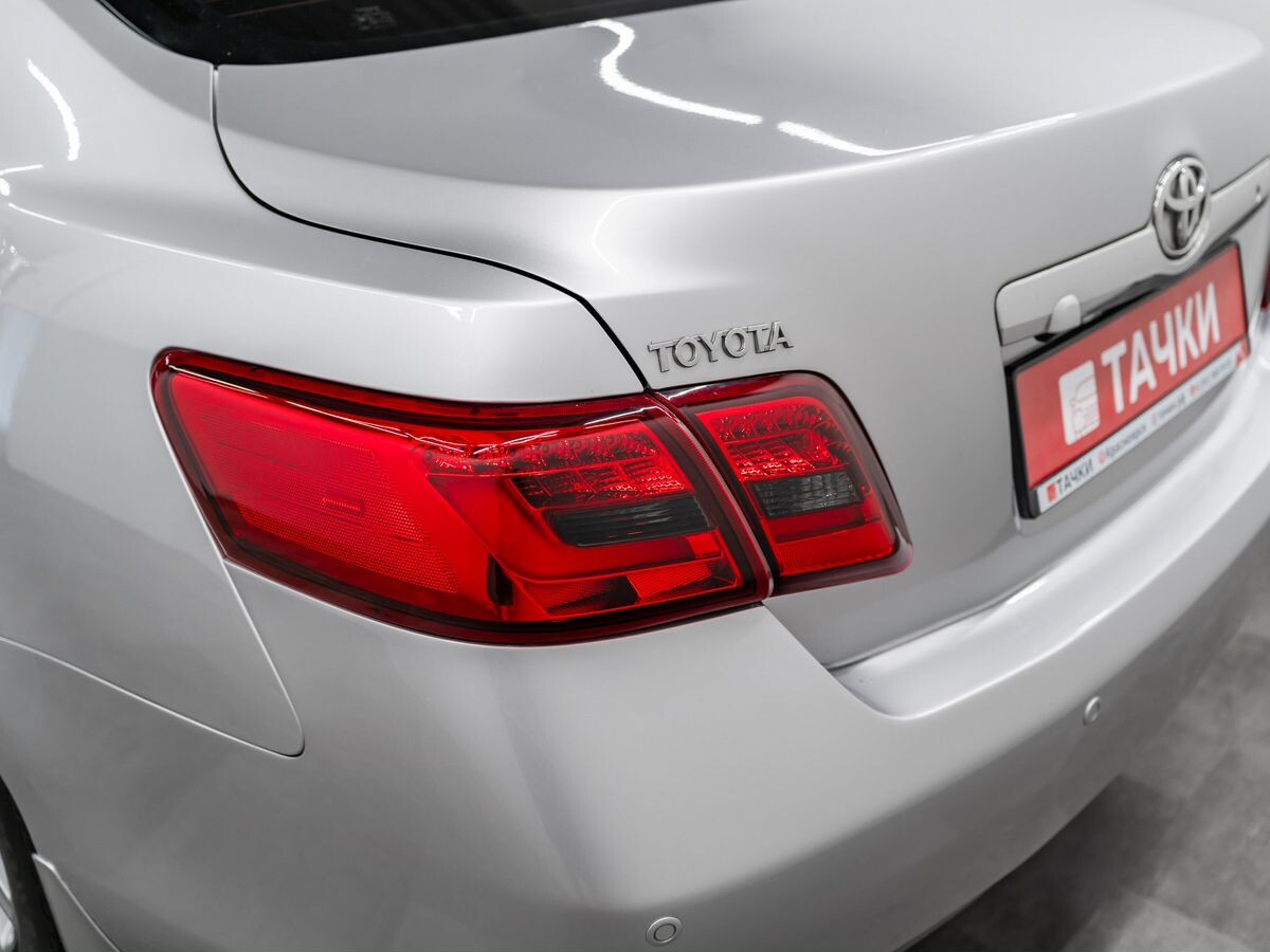 Toyota Camry 2009 - фото автомобиля
