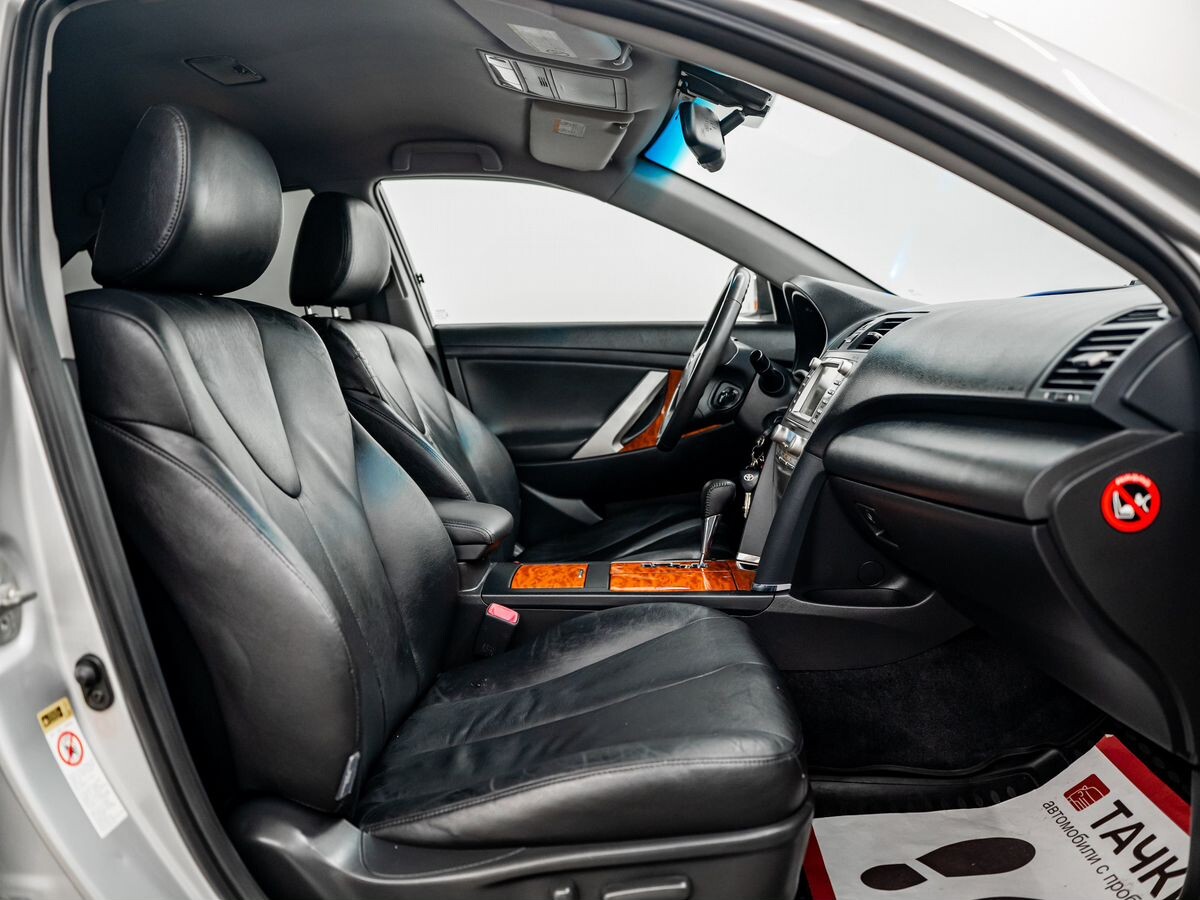Toyota Camry 2009 - фото автомобиля