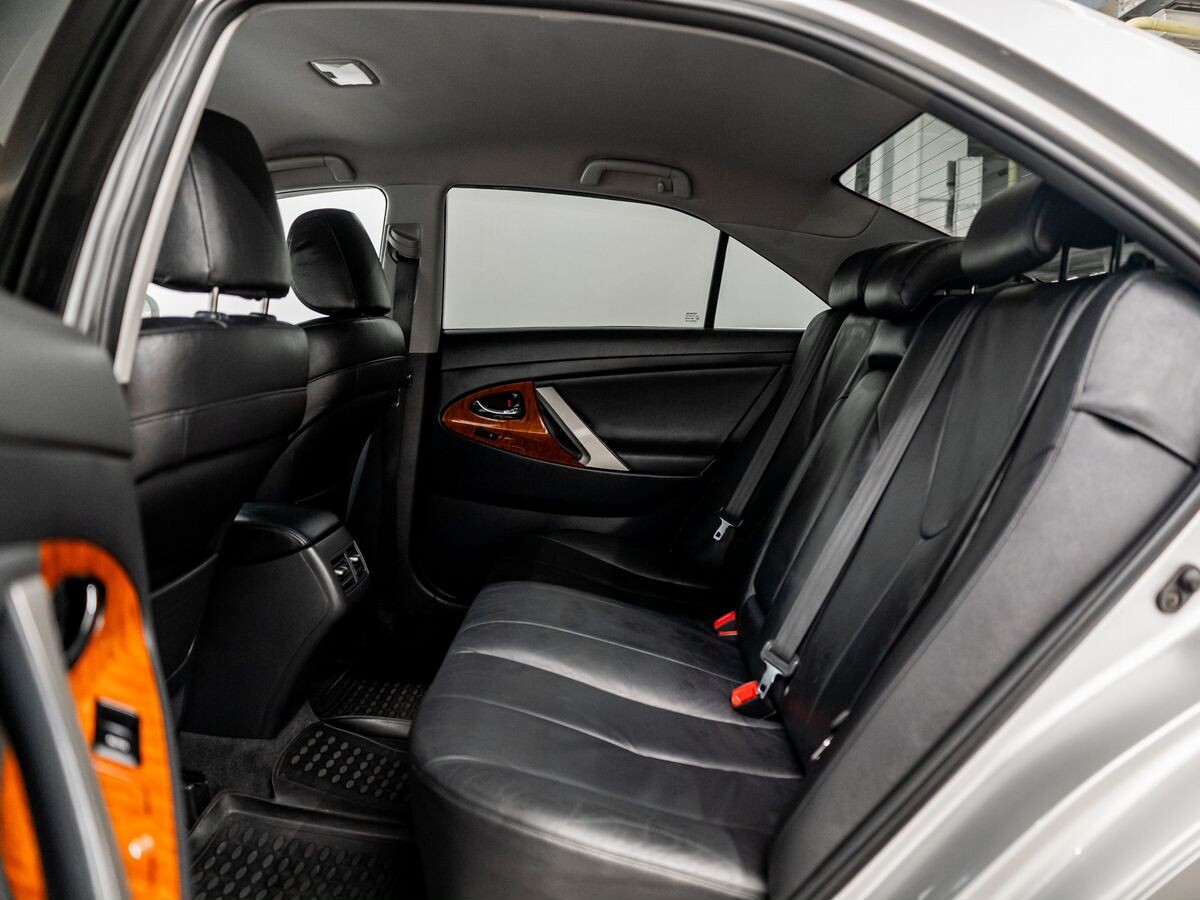 Toyota Camry 2009 - фото автомобиля