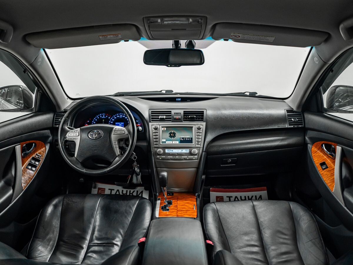 Toyota Camry 2009 - фото автомобиля