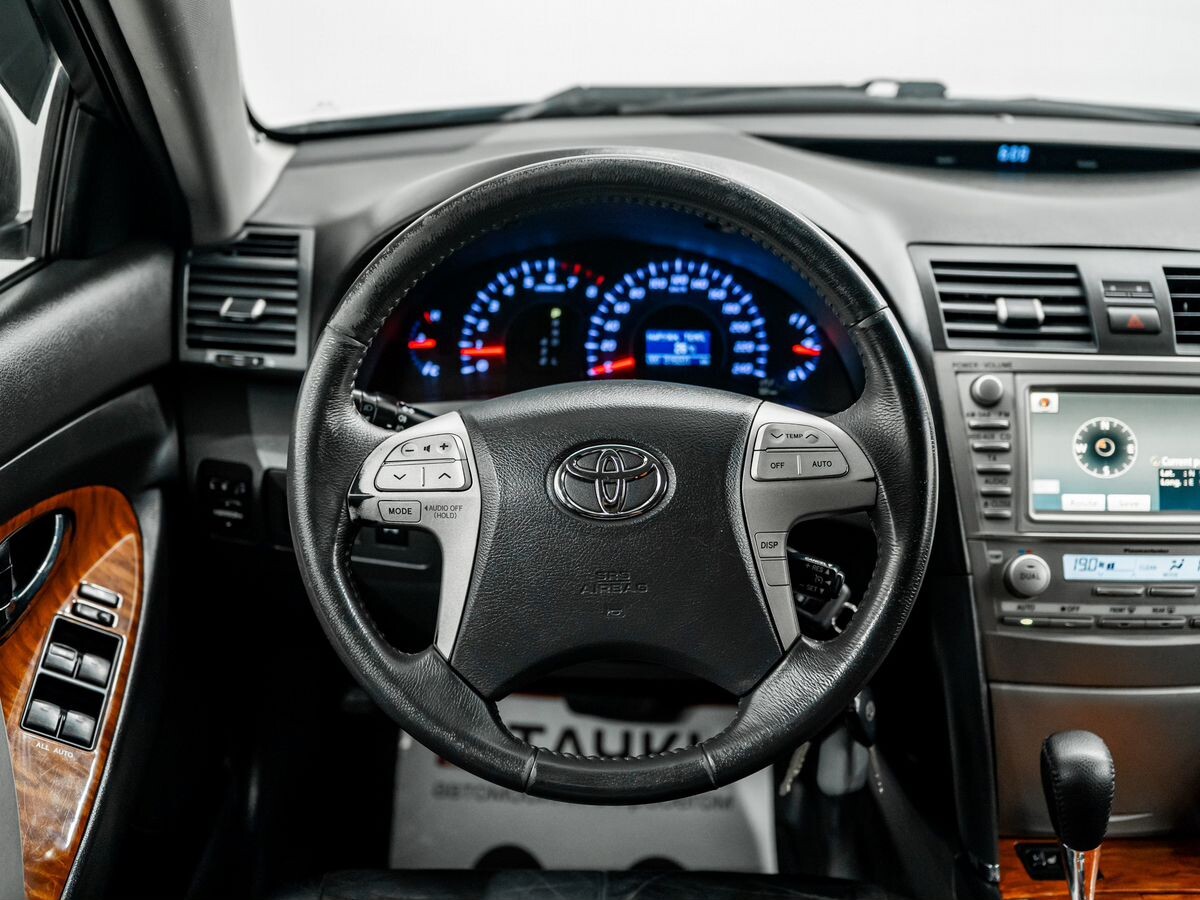 Toyota Camry 2009 - фото автомобиля