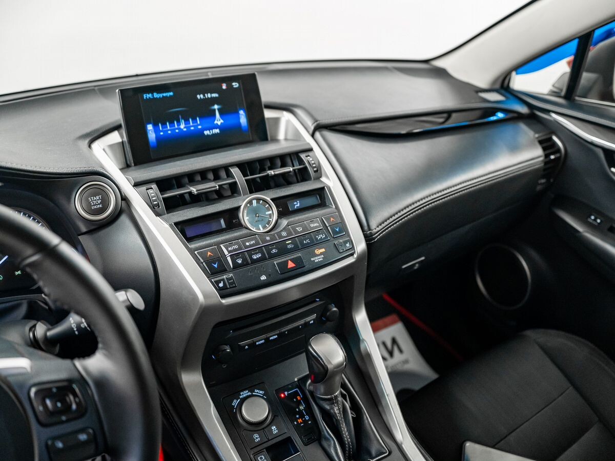 Lexus NX200 2015 - фото автомобиля