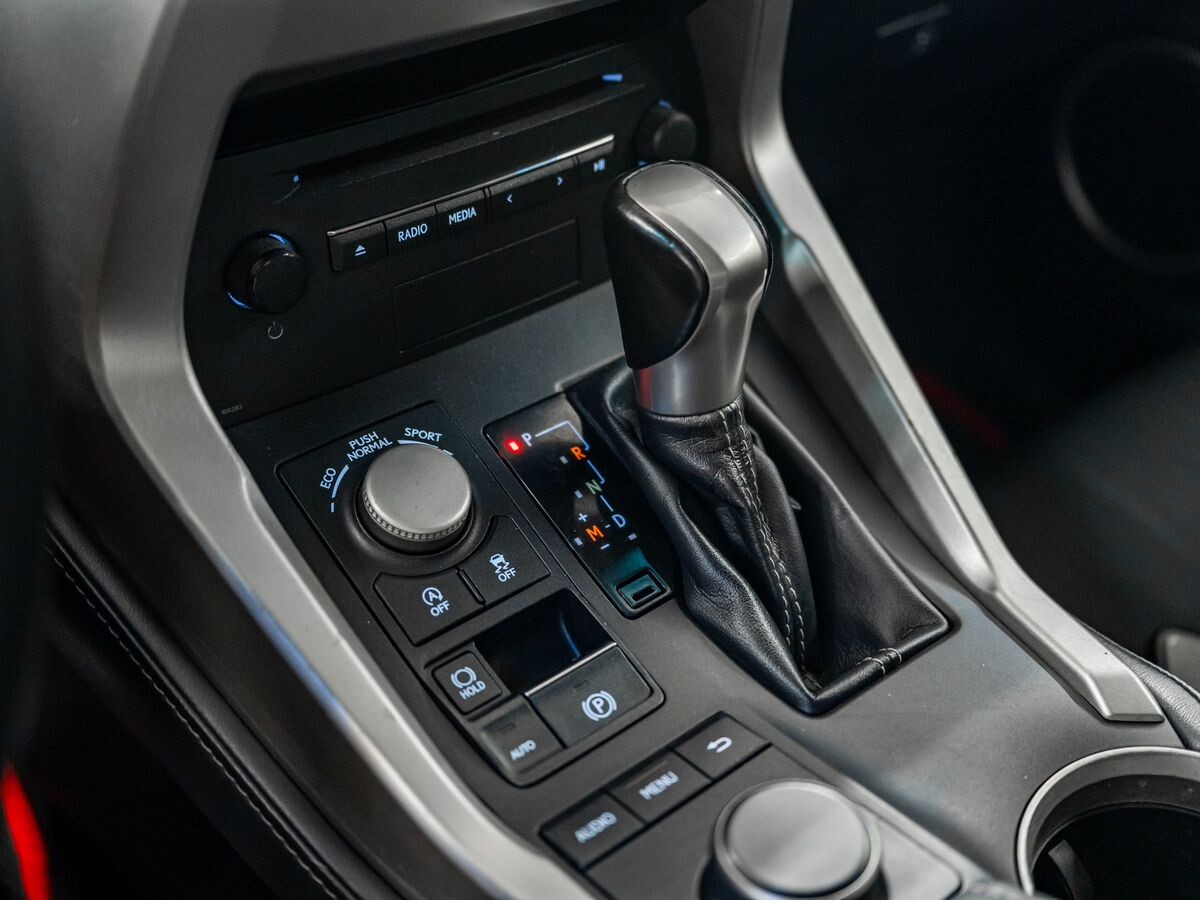 Lexus NX200 2015 - фото автомобиля