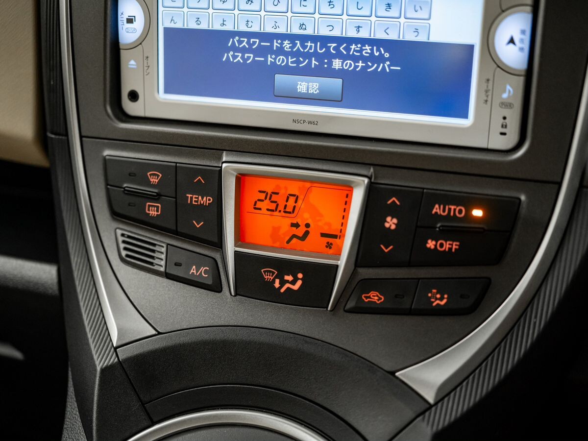 Toyota Ractis 2013 - фото автомобиля