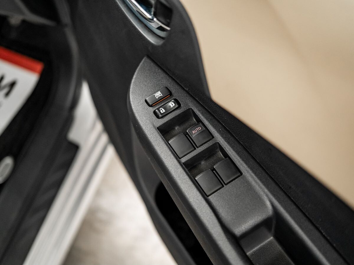 Toyota Ractis 2013 - фото автомобиля