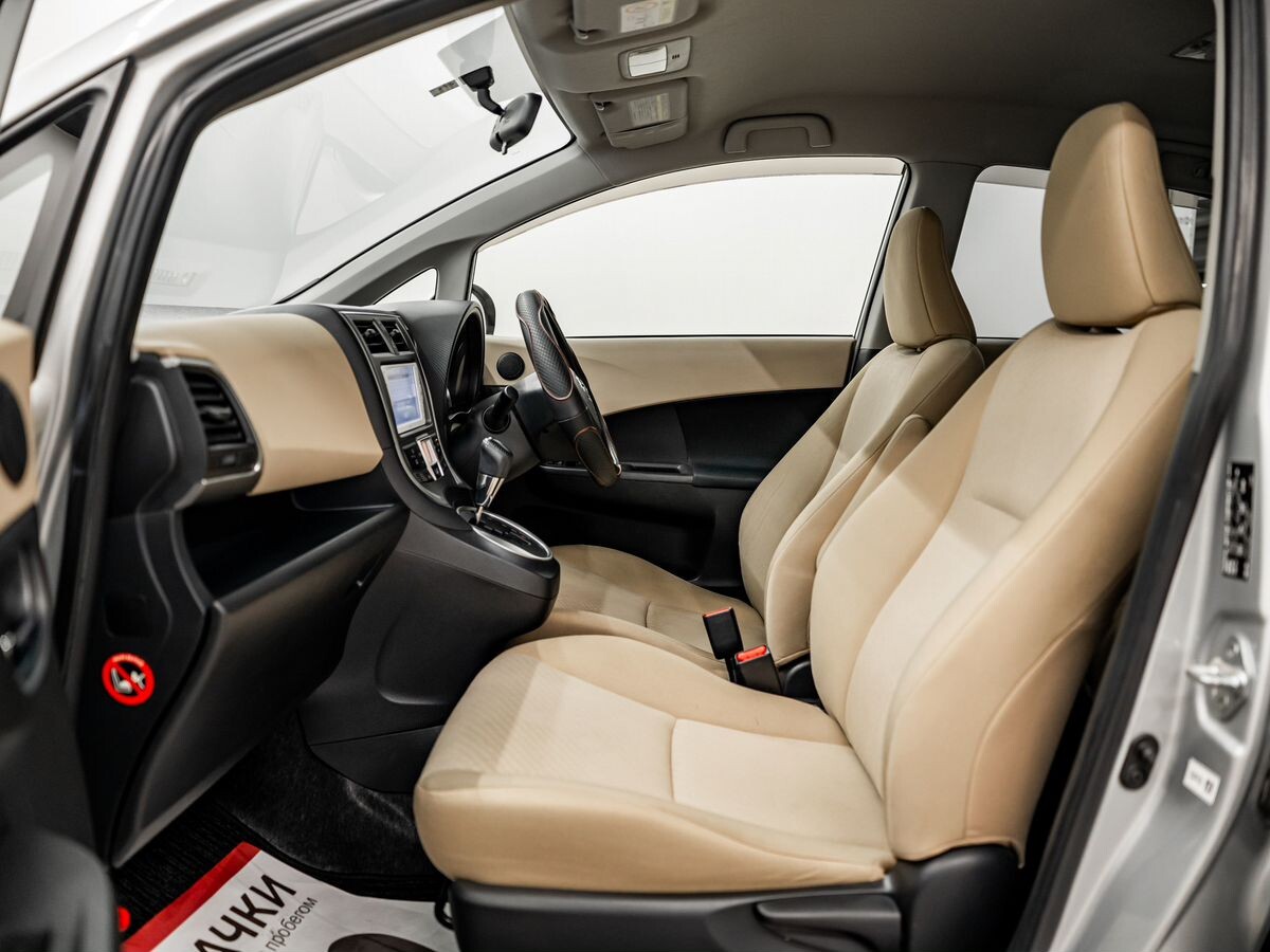 Toyota Ractis 2013 - фото автомобиля