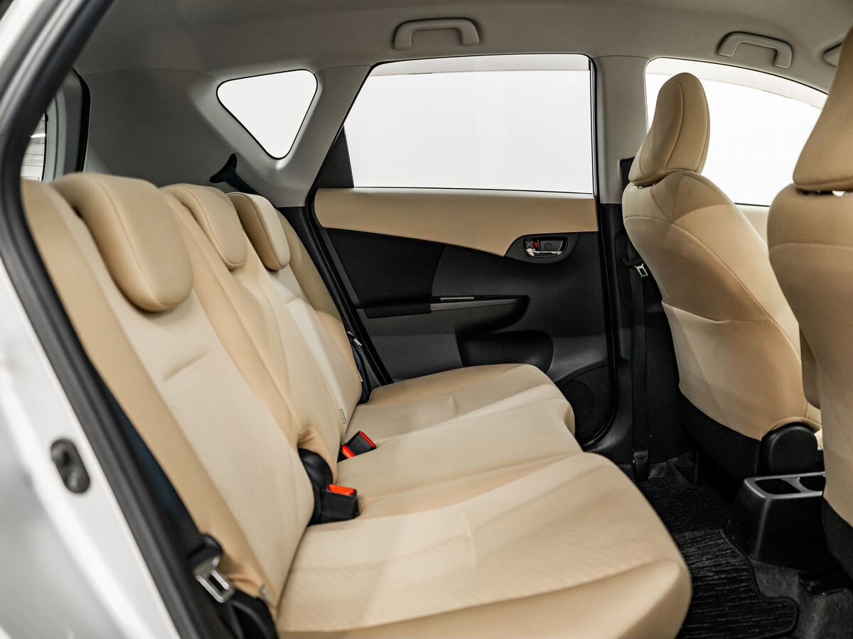 Toyota Ractis 2013 - фото автомобиля