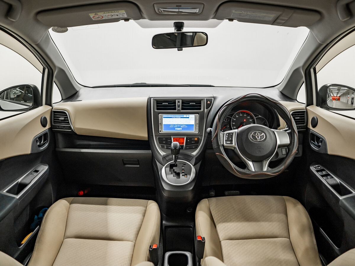 Toyota Ractis 2013 - фото автомобиля