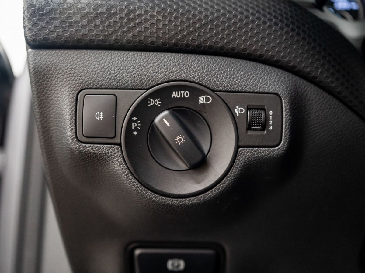Mercedes-Benz A-Class 2013 - фото автомобиля