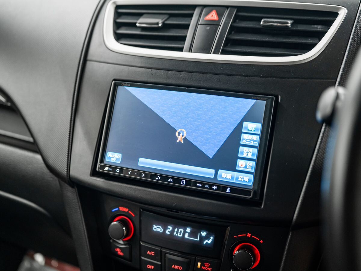Suzuki Swift 2012 - фото автомобиля