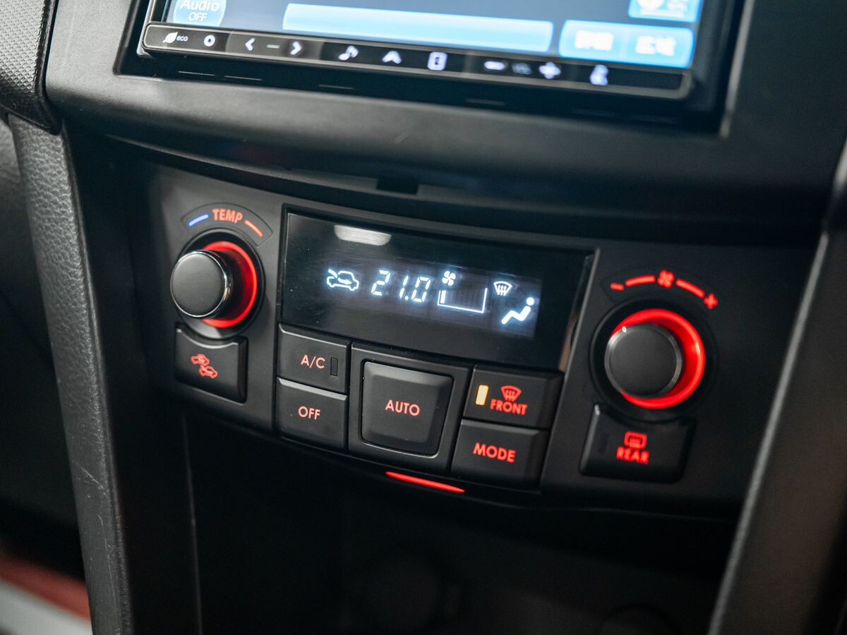 Suzuki Swift 2012 - фото автомобиля