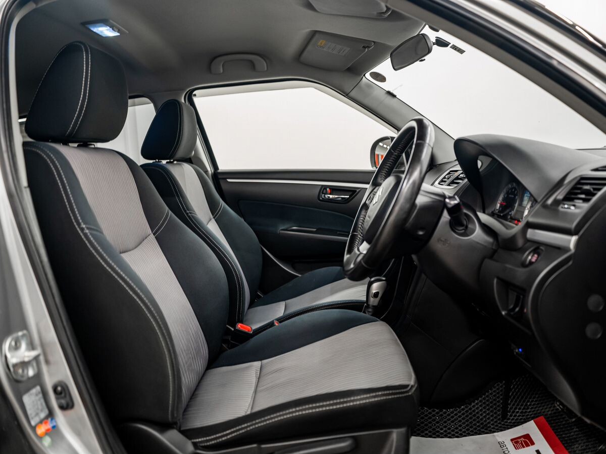 Suzuki Swift 2012 - фото автомобиля