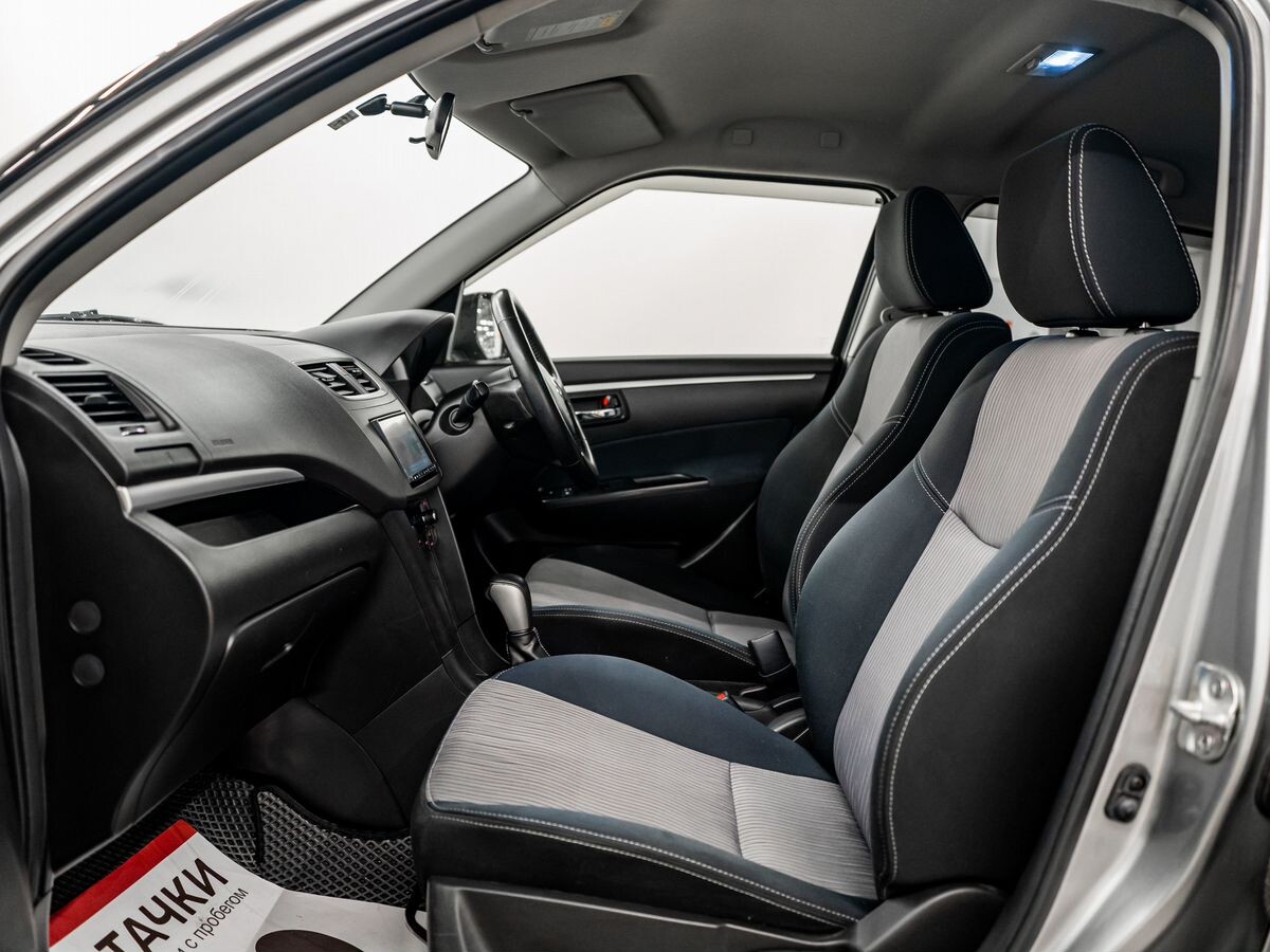 Suzuki Swift 2012 - фото автомобиля