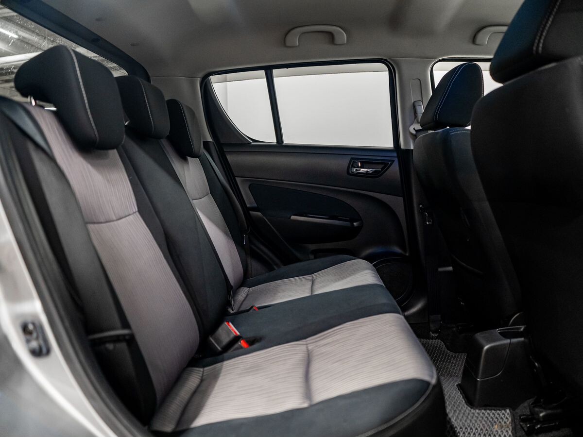 Suzuki Swift 2012 - фото автомобиля