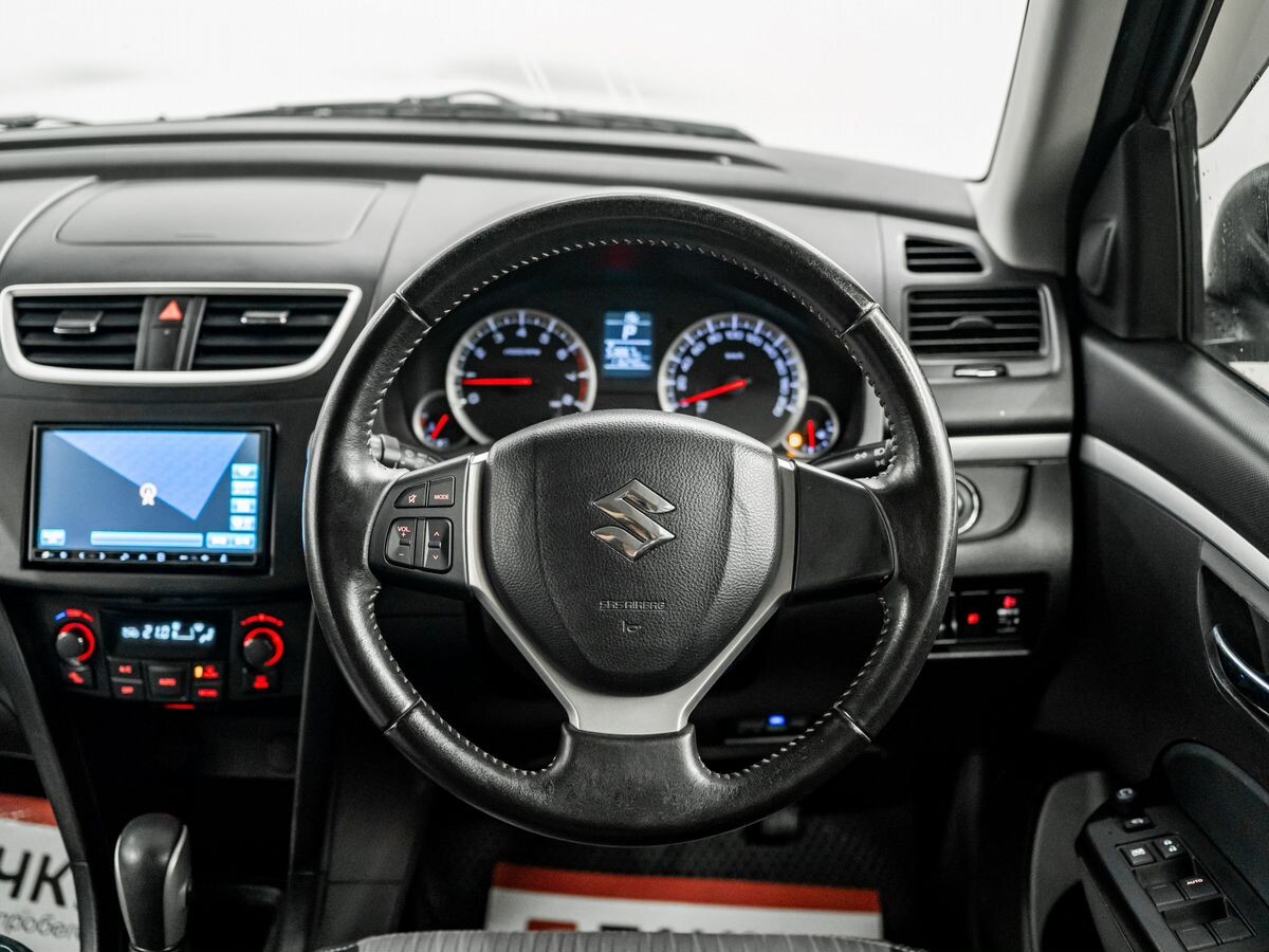 Suzuki Swift 2012 - фото автомобиля