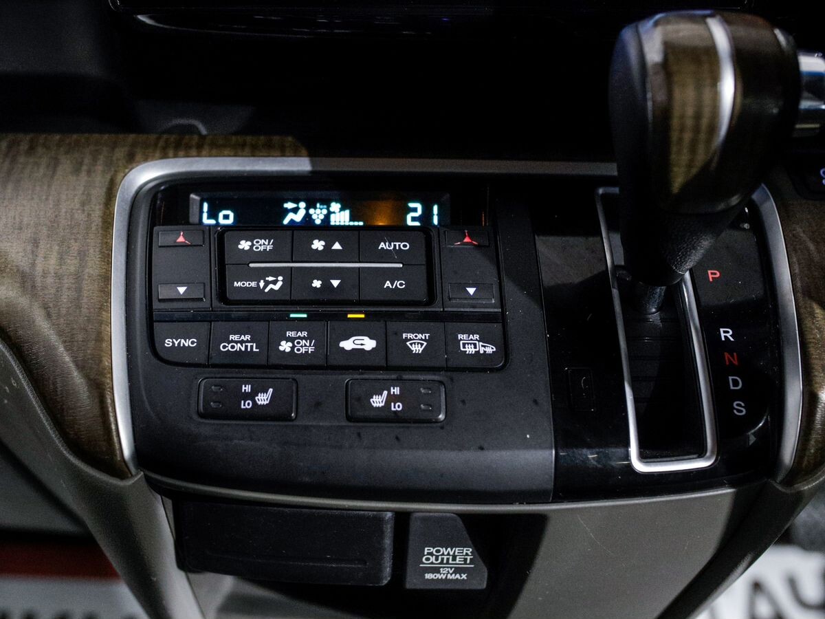 Honda Stepwgn 2016 - фото автомобиля