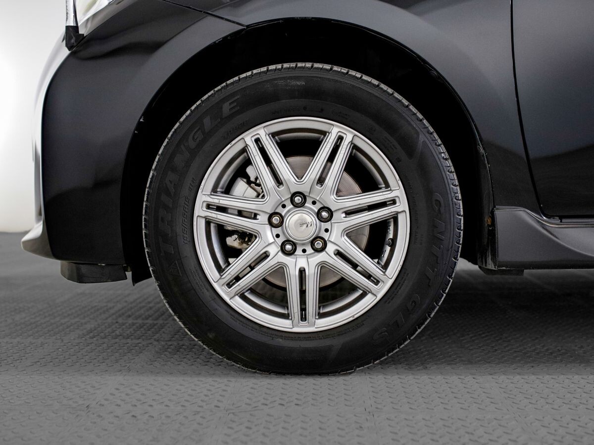 Toyota Ractis 2015 - фото автомобиля