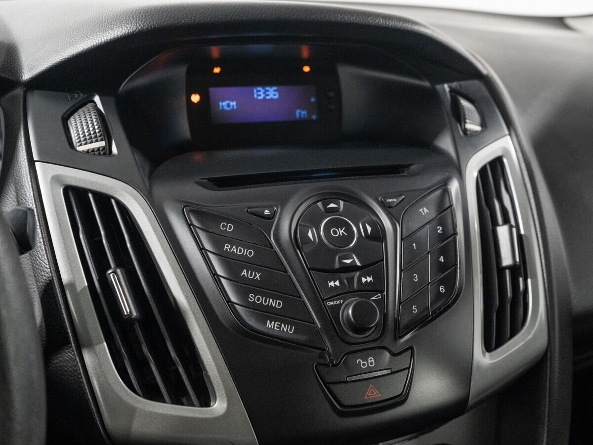 Ford Focus 2012 - фото автомобиля