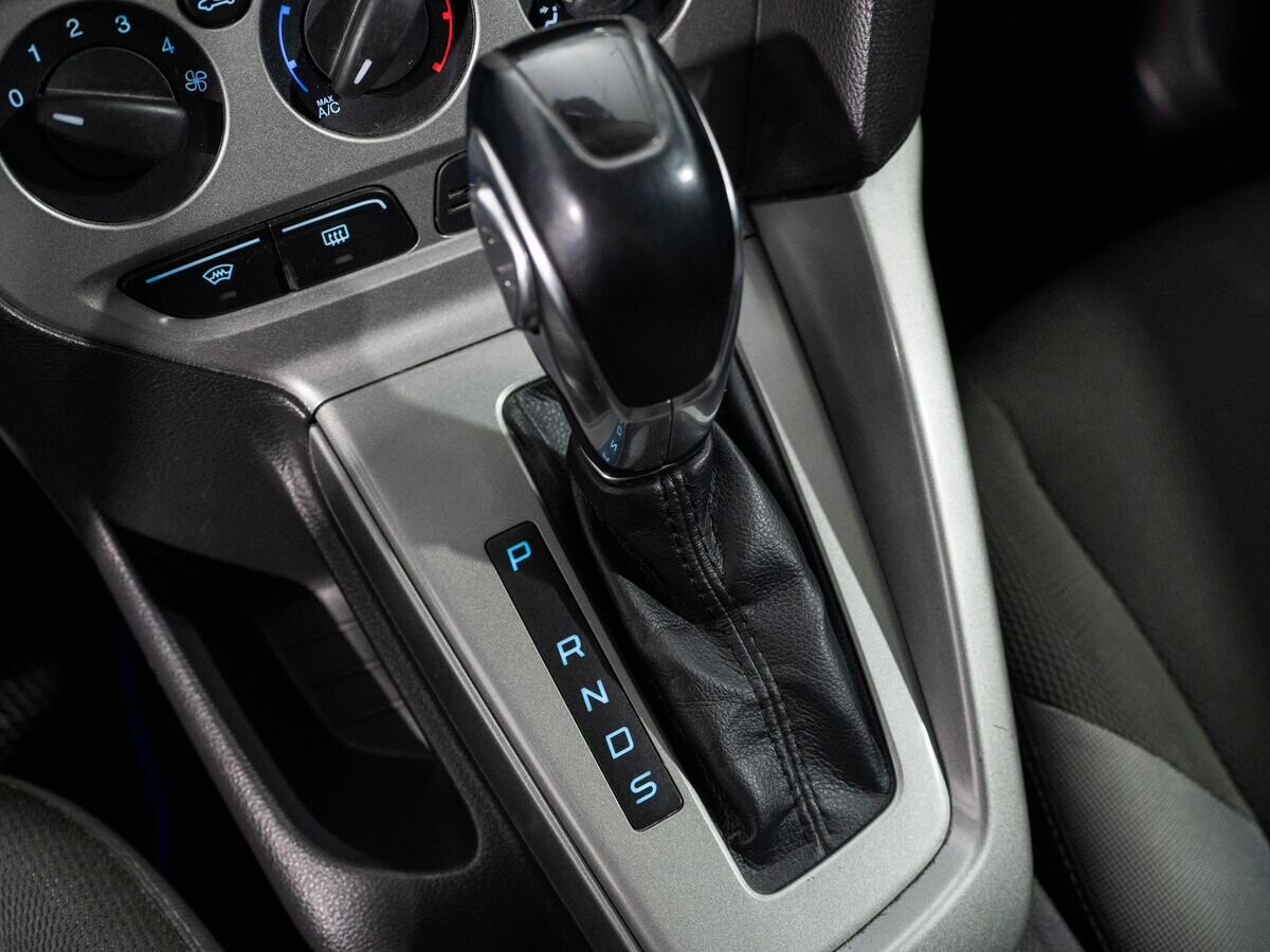 Ford Focus 2012 - фото автомобиля