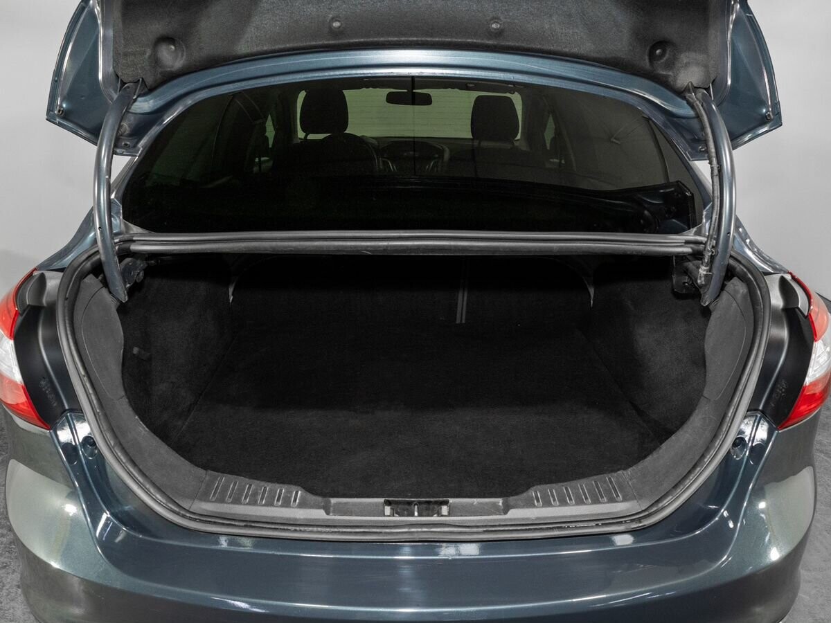 Ford Focus 2012 - фото автомобиля