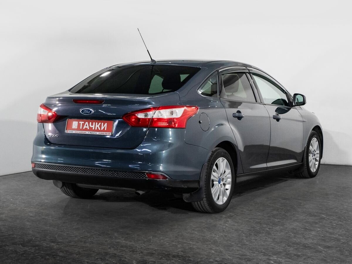 Ford Focus 2012 - фото автомобиля