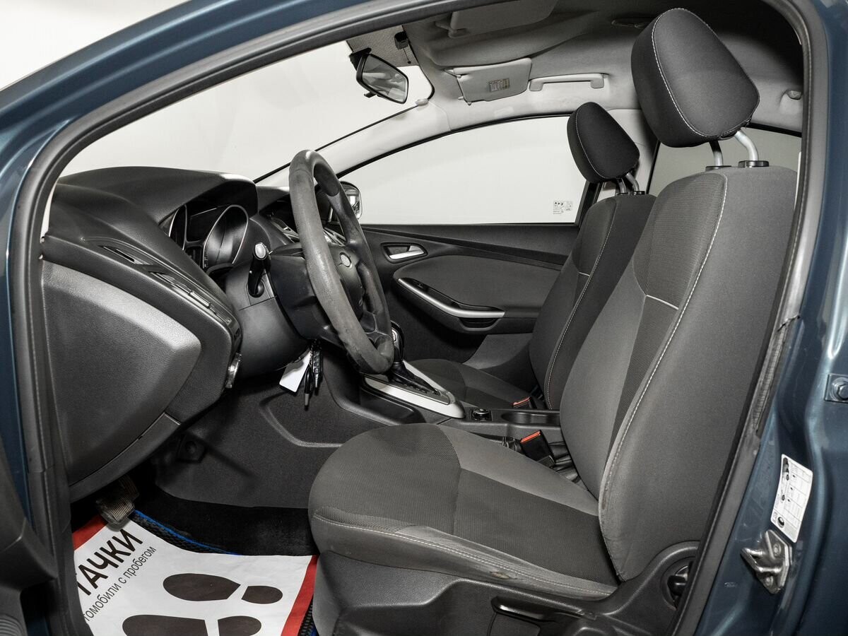 Ford Focus 2012 - фото автомобиля