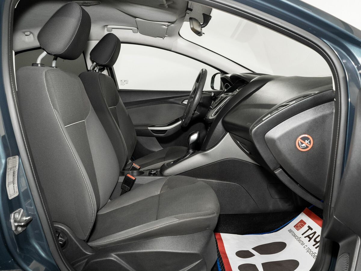 Ford Focus 2012 - фото автомобиля