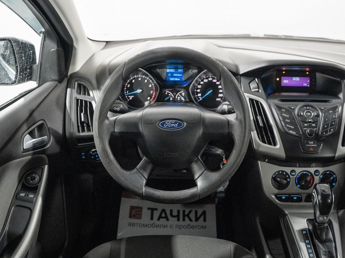 Ford Focus 2012 - фото автомобиля