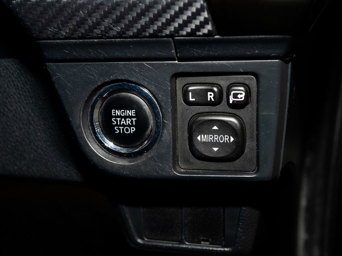 Toyota Corolla Fielder 2013 - фото автомобиля