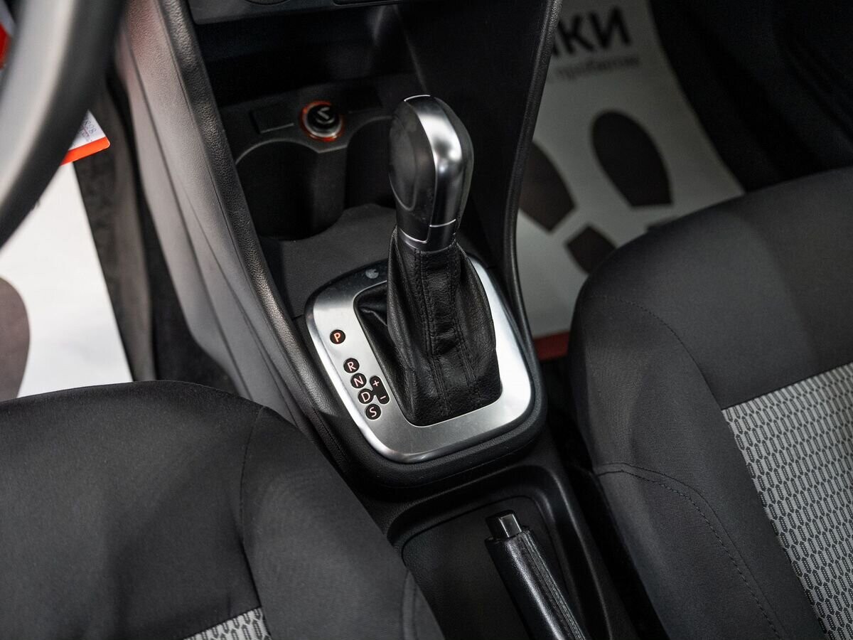 Volkswagen Polo 2013 - фото автомобиля