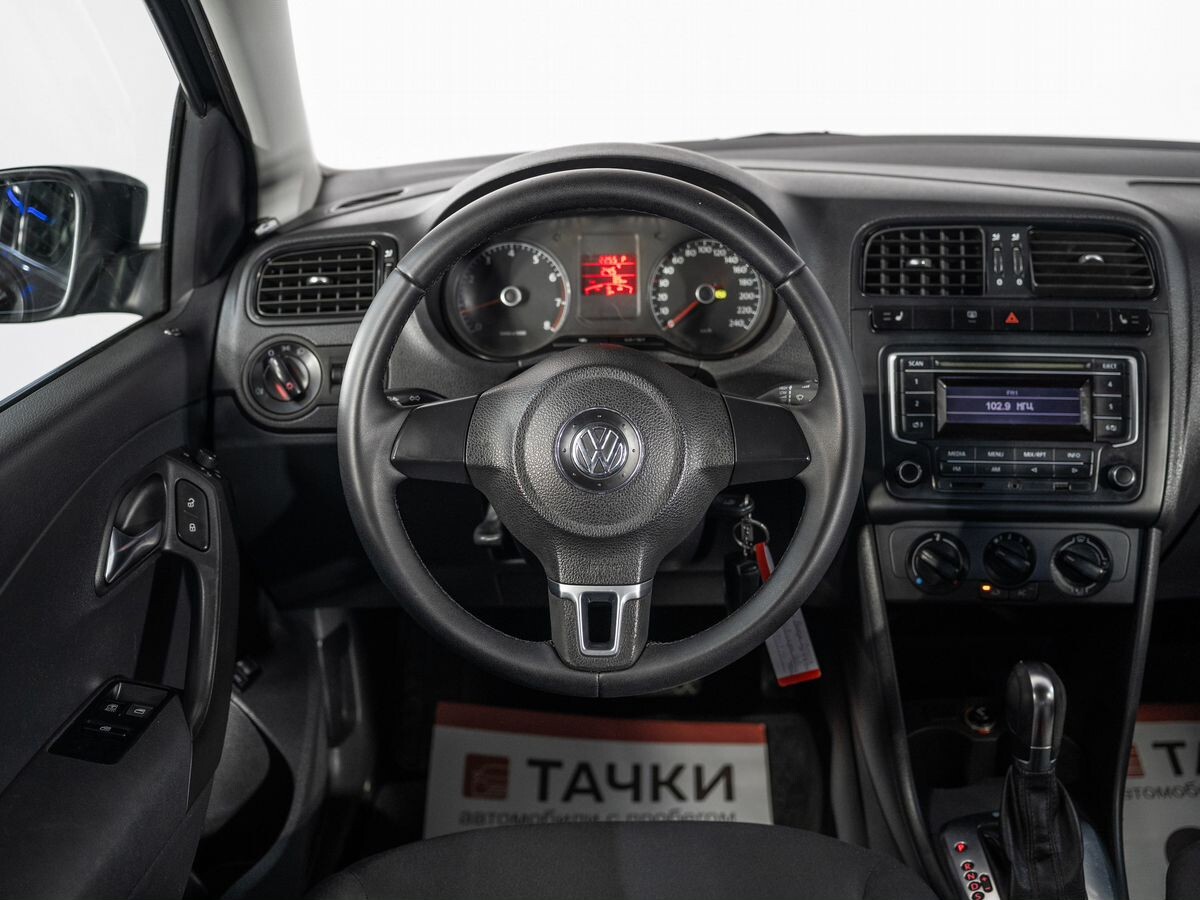 Volkswagen Polo 2013 - фото автомобиля