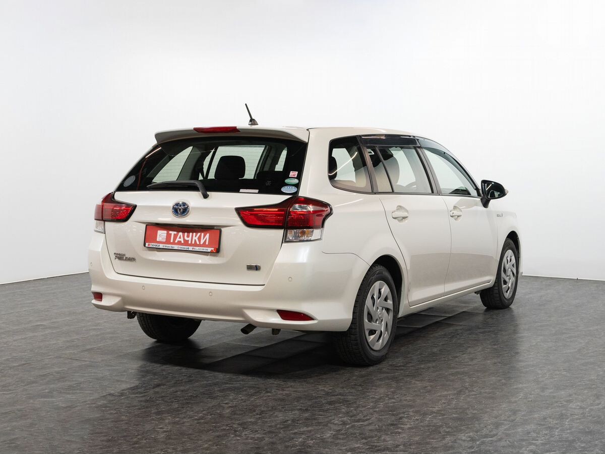 Toyota Corolla Fielder 2017 - фото автомобиля