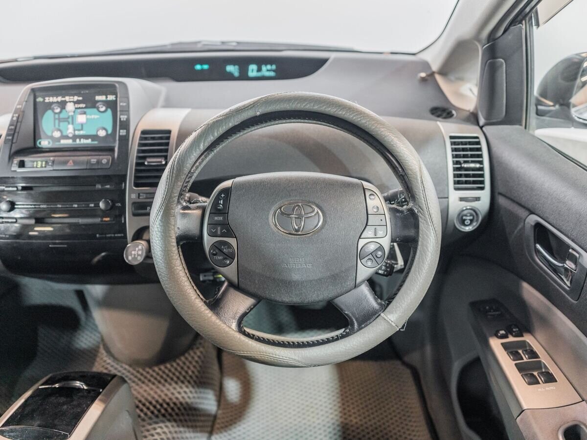 Toyota Prius 2008 - фото автомобиля