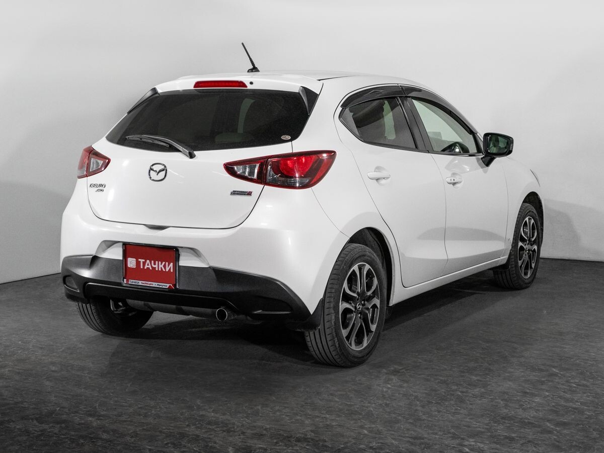 Mazda Demio 2015 - фото автомобиля