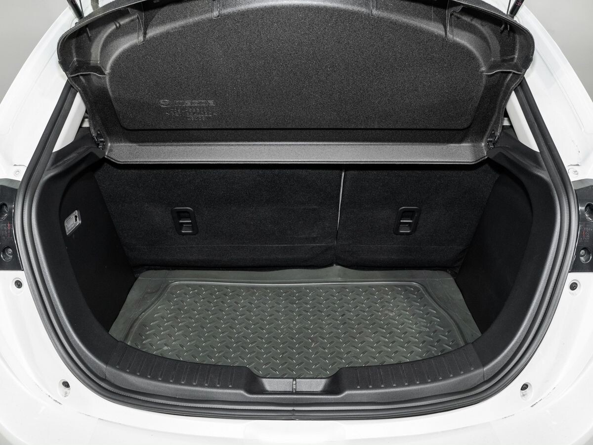 Mazda Demio 2015 - фото автомобиля