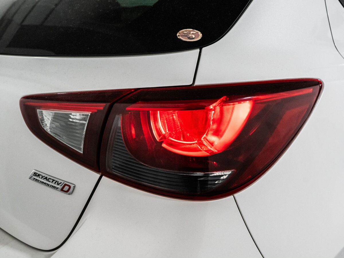 Mazda Demio 2015 - фото автомобиля