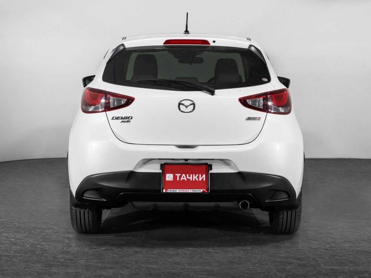 Mazda Demio 2015 - фото автомобиля