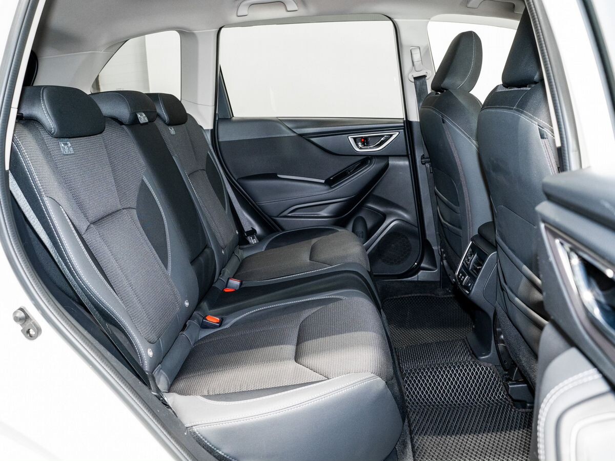 Subaru Forester 2018 - фото автомобиля