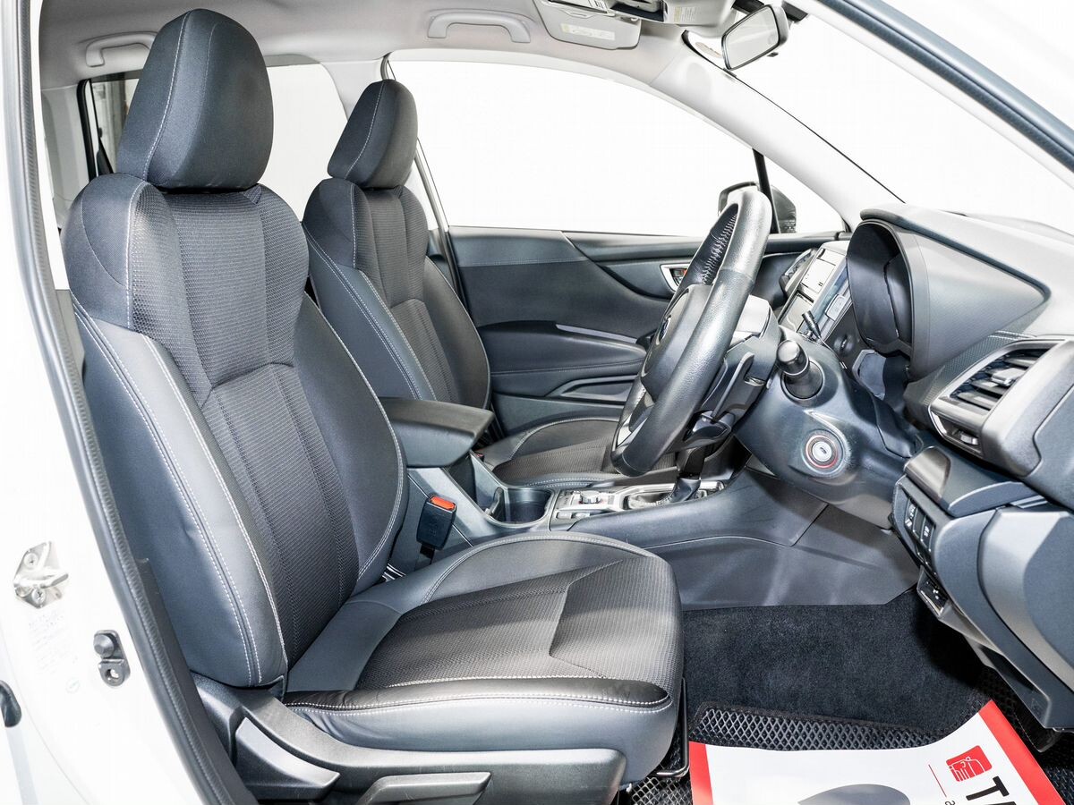 Subaru Forester 2018 - фото автомобиля
