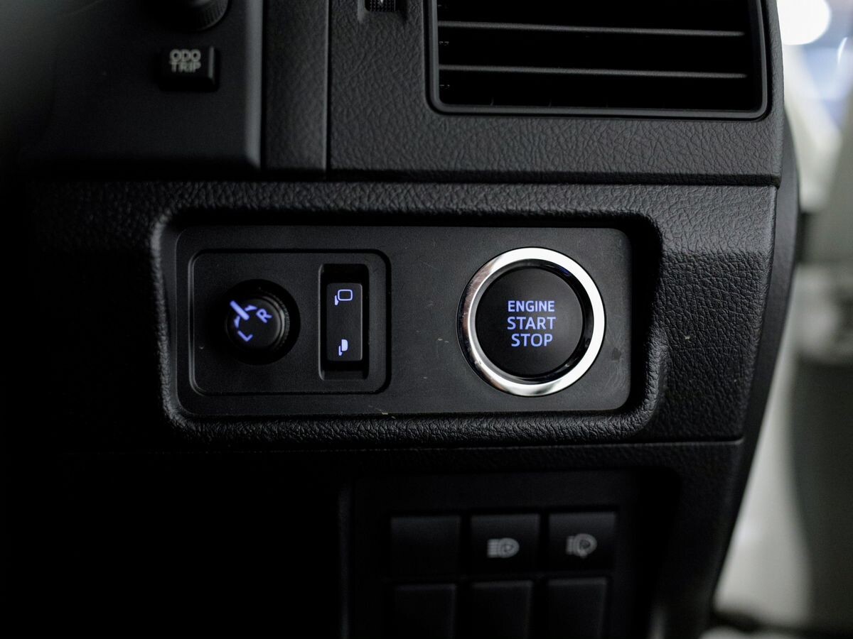 Toyota Land Cruiser Prado 2020 - фото автомобиля