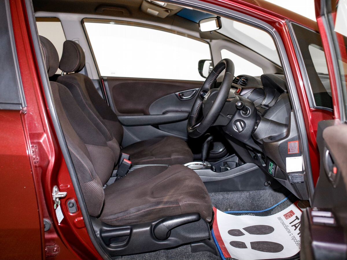 Honda Fit 2012 - фото автомобиля