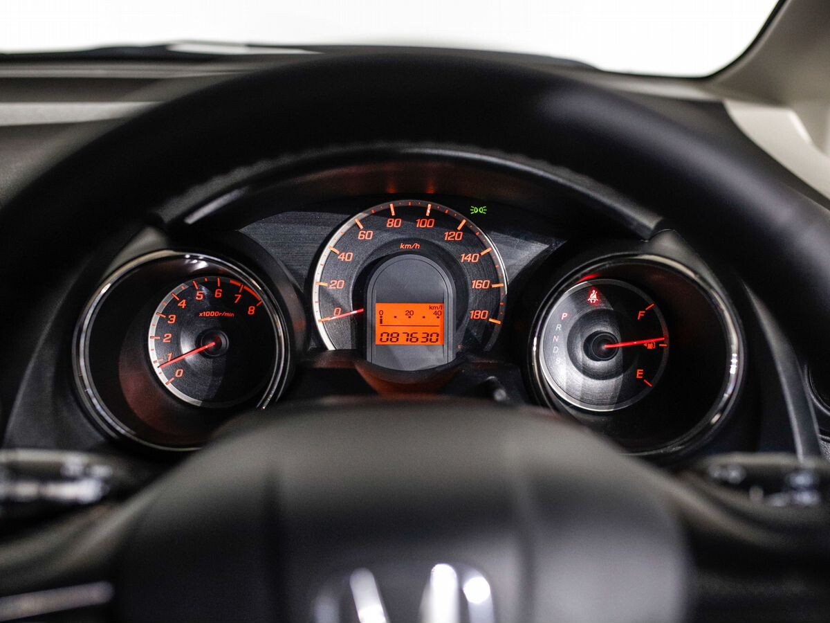 Honda Fit 2012 - фото автомобиля