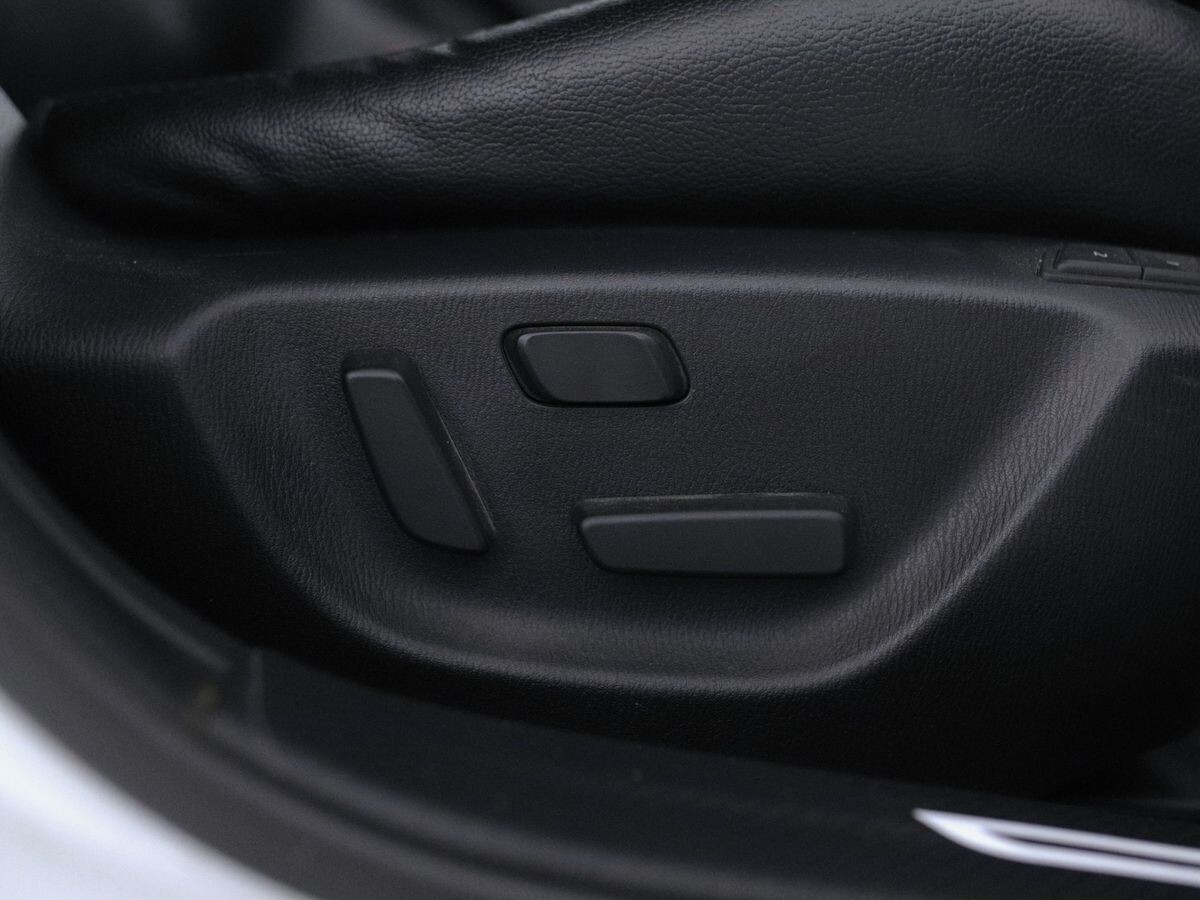 Mazda Axela 2017 - фото автомобиля