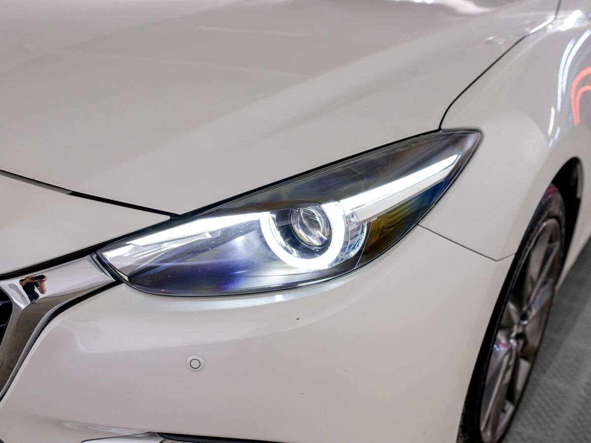 Mazda Axela 2017 - фото автомобиля