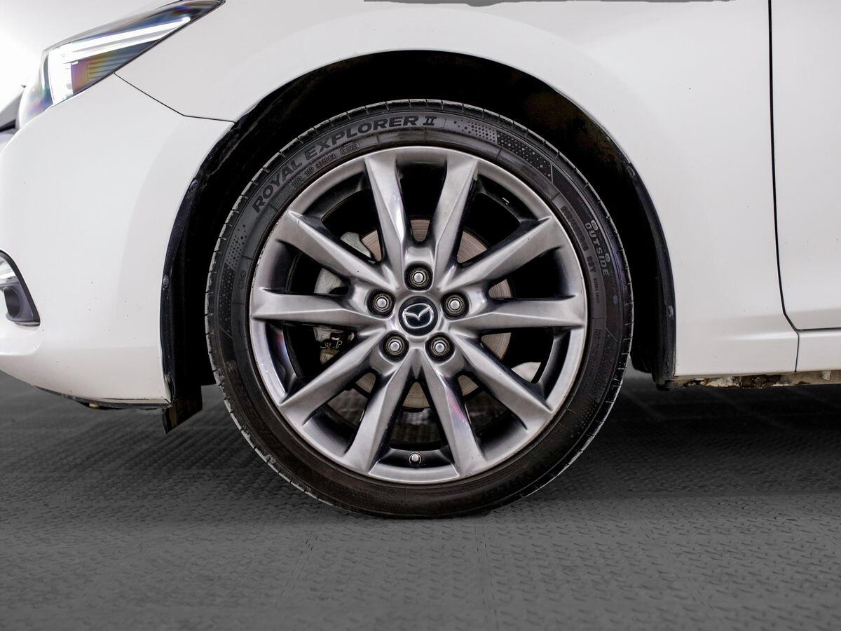 Mazda Axela 2017 - фото автомобиля