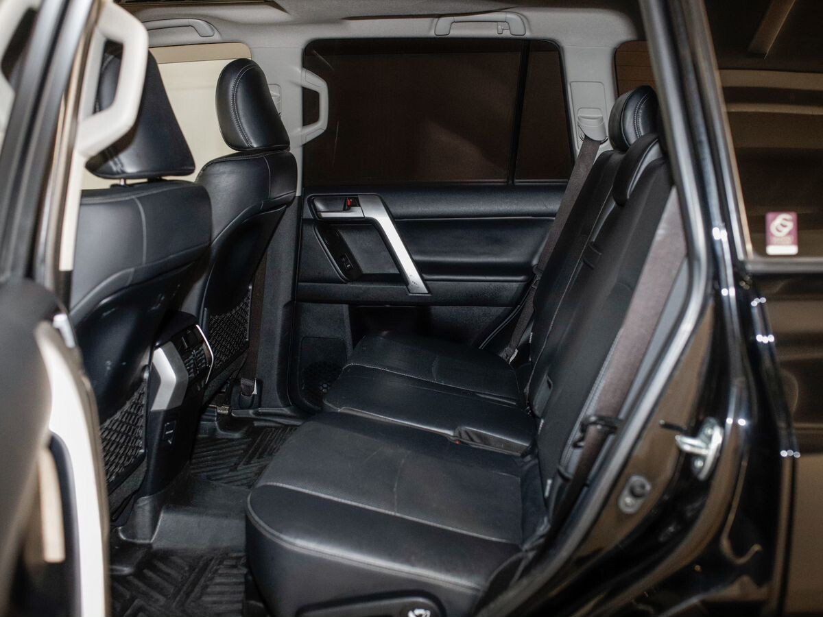 Toyota Land Cruiser Prado 2018 - фото автомобиля