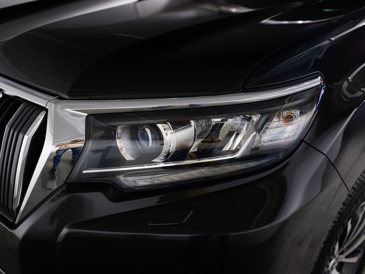 Toyota Land Cruiser Prado 2018 - фото автомобиля