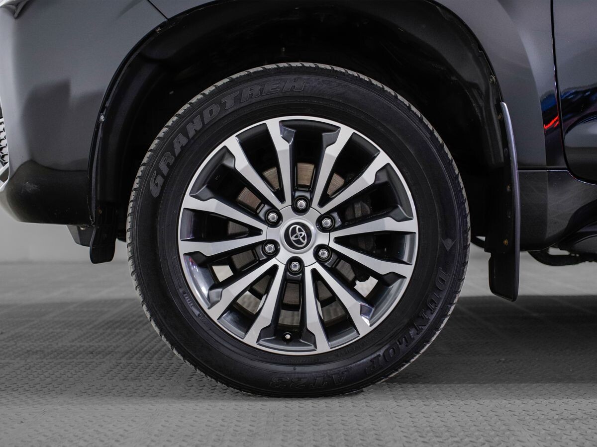 Toyota Land Cruiser Prado 2018 - фото автомобиля